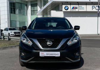 Подержанный автомобиль Nissan Murano Suv 2022 года (2 фото)
