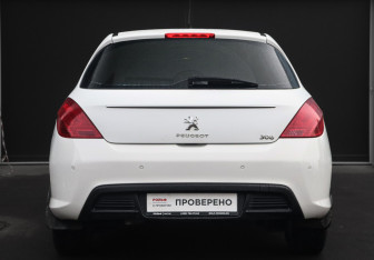 Подержанный автомобиль Peugeot 308 Hatchback 2012 года (6 фото)