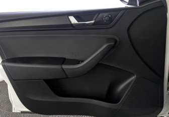 Подержанный автомобиль Skoda Rapid Liftback 2021 года (19 фото)