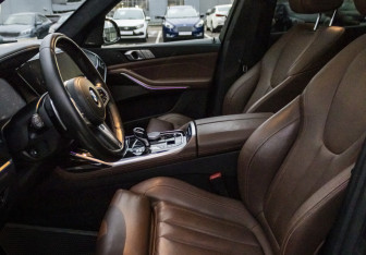 Подержанный автомобиль BMW X7 2020 года (12 фото)