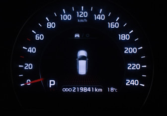 Подержанный автомобиль Kia Sorento 2013 года (12 фото)