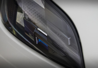 Подержанный автомобиль BMW X5 2023 года (3 фото)