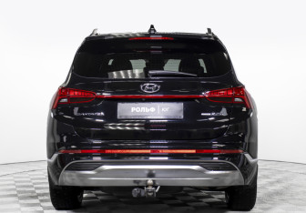 Подержанный автомобиль Hyundai Santa Fe 2022 года (7 фото)