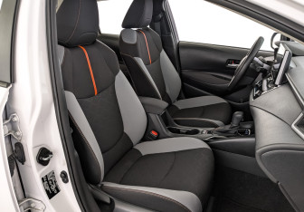 Подержанный автомобиль Toyota Corolla Sedan 2022 года (23 фото)