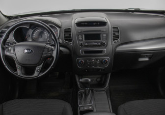 Подержанный автомобиль Kia Sorento 2013 года (13 фото)