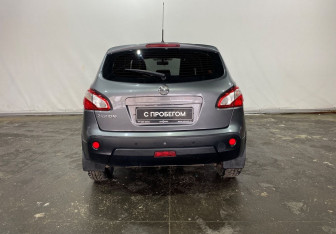 Подержанный автомобиль Nissan Qashqai 2013 года (5 фото)