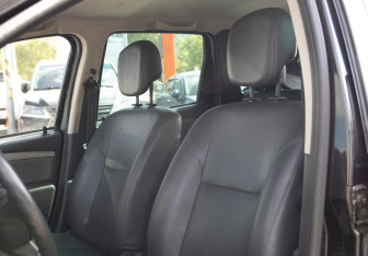 Подержанный автомобиль Renault Duster 2014 года (18 фото)