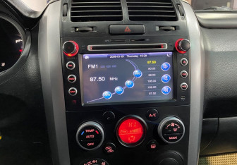 Подержанный автомобиль Suzuki Grand Vitara 2010 года (13 фото)