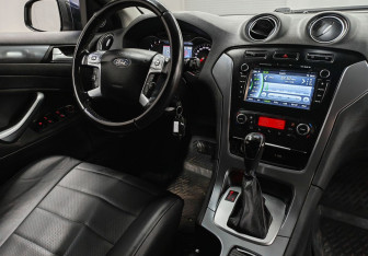 Подержанный автомобиль Ford Mondeo Sedan 2013 года (10 фото)