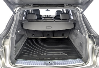 Подержанный автомобиль Porsche Cayenne 2019 года (10 фото)