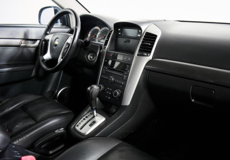 Подержанный автомобиль Chevrolet Captiva 2008 года (9 фото)