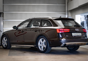 Подержанный автомобиль Audi A6 allroad 2012 года (6 фото)