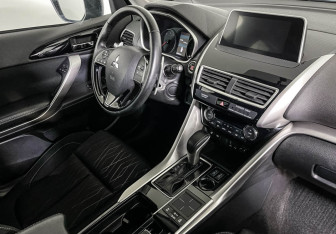 Подержанный автомобиль Mitsubishi Eclipse Cross 2019 года (9 фото)