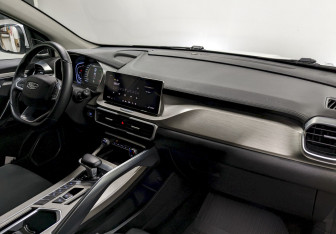 Подержанный автомобиль Geely Coolray 2022 года (19 фото)