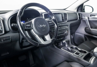 Подержанный автомобиль Kia Sportage 2018 года (8 фото)