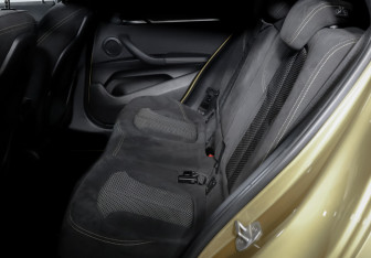 Подержанный автомобиль BMW X2 2017 года (10 фото)