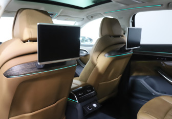Подержанный автомобиль Audi A8 2019 года (18 фото)