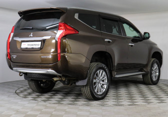 Подержанный автомобиль Mitsubishi Pajero Sport 2019 года (5 фото)