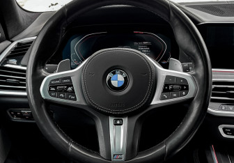 Подержанный автомобиль BMW X7 2021 года (23 фото)