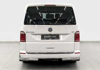 Подержанный автомобиль Volkswagen Multivan 2015 года (6 фото)