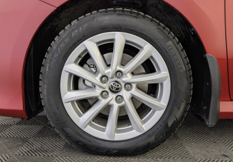 Подержанный автомобиль Toyota Camry Sedan 2022 года (12 фото)