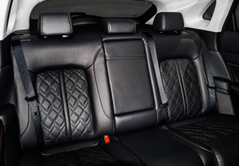 Подержанный автомобиль Changan UNI-K 2023 года (12 фото)