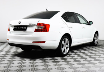 Подержанный автомобиль Skoda Octavia Liftback 2016 года (3 фото)