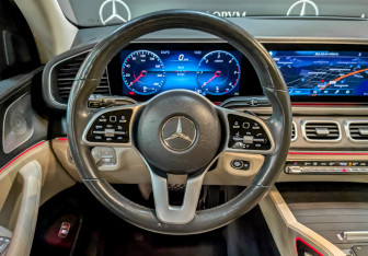 Подержанный автомобиль Mercedes-Benz GLE 2019 года (23 фото)