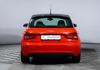 Подержанный автомобиль Audi A1 2012 года (6 фото)