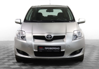 Подержанный автомобиль Toyota Auris Hatchback 2007 года (2 фото)