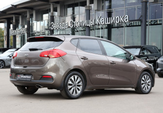 Подержанный автомобиль Kia Ceed Hatchback 2013 года (5 фото)