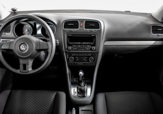 Подержанный автомобиль Volkswagen Golf Hatchback 2011 года (11 фото)