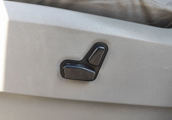 Подержанный автомобиль Chrysler Town & Country 2010 года (14 фото)