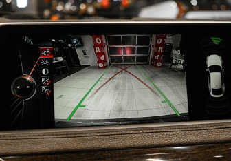 Подержанный автомобиль BMW X6 2016 года (25 фото)