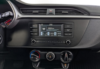 Подержанный автомобиль Kia Rio Hatchback 2021 года (17 фото)