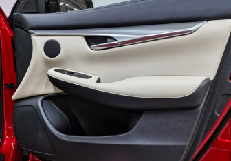 Подержанный автомобиль Infiniti QX50 2021 года (23 фото)