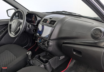 Подержанный автомобиль LADA (ВАЗ) Granta Sedan 2023 года (13 фото)