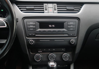 Подержанный автомобиль Skoda Octavia Liftback 2014 года (10 фото)