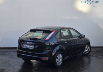 Подержанный автомобиль Ford Focus Hatchback 2010 года (8 фото)