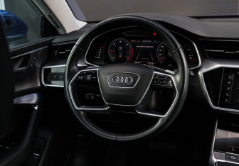Подержанный автомобиль Audi A7 2019 года (13 фото)