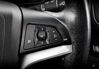 Подержанный автомобиль Chevrolet Orlando 2011 года (26 фото)