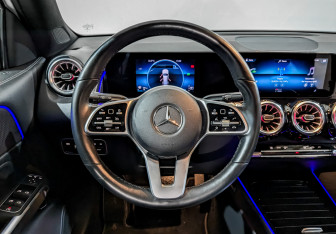 Подержанный автомобиль Mercedes-Benz GLB 2021 года (23 фото)