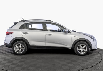 Подержанный автомобиль Kia Rio Hatchback 2021 года (4 фото)