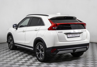 Подержанный автомобиль Mitsubishi Eclipse Cross 2019 года (7 фото)