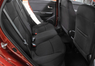 Подержанный автомобиль Kia Rio Sedan 2016 года (12 фото)