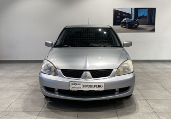 Подержанный автомобиль Mitsubishi Lancer Sedan 2006 года (2 фото)