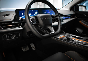 Подержанный автомобиль Omoda S5 GT 2023 года (7 фото)