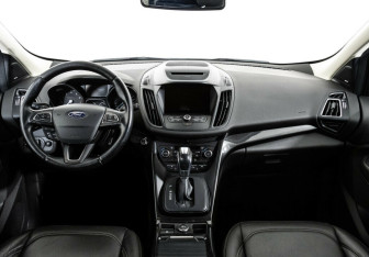 Подержанный автомобиль Ford Kuga 2017 года (6 фото)