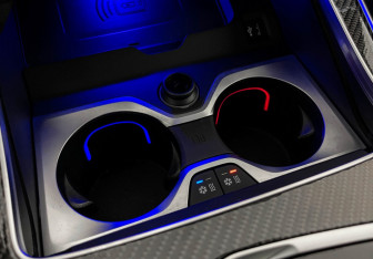 Подержанный автомобиль BMW X7 2024 года (27 фото)