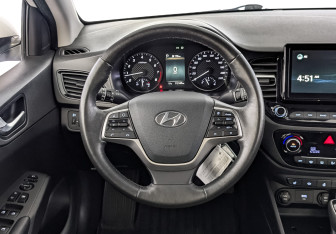 Подержанный автомобиль Hyundai Solaris Sedan 2021 года (22 фото)